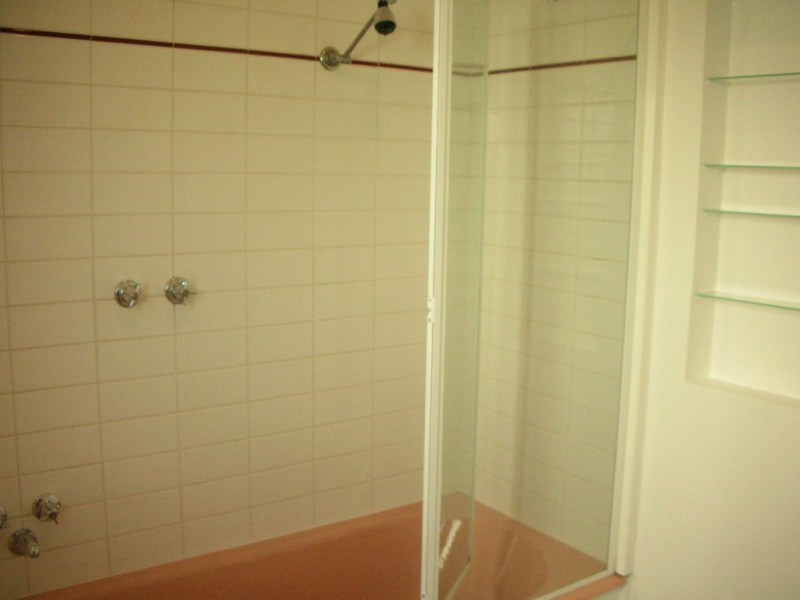 27 Queensville Street, Kingsville VIC 3012