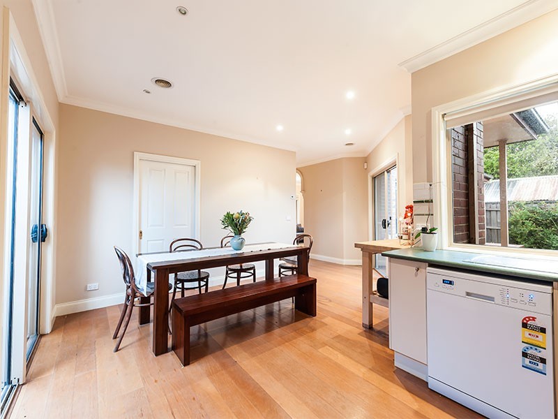 2/5A Chatfield Street, Kingsville VIC 3012