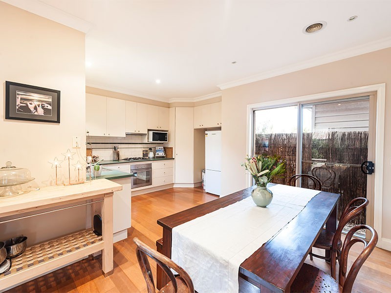 2/5A Chatfield Street, Kingsville VIC 3012