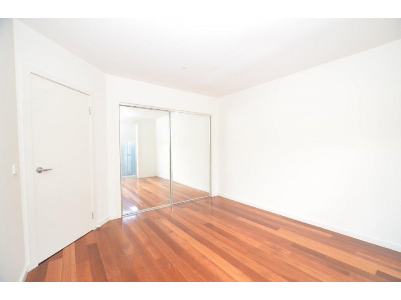 9 Desmond Street, Maidstone VIC 3012