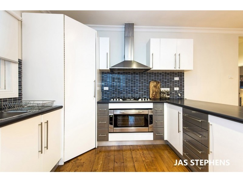 20 Station Road, Seddon VIC 3011