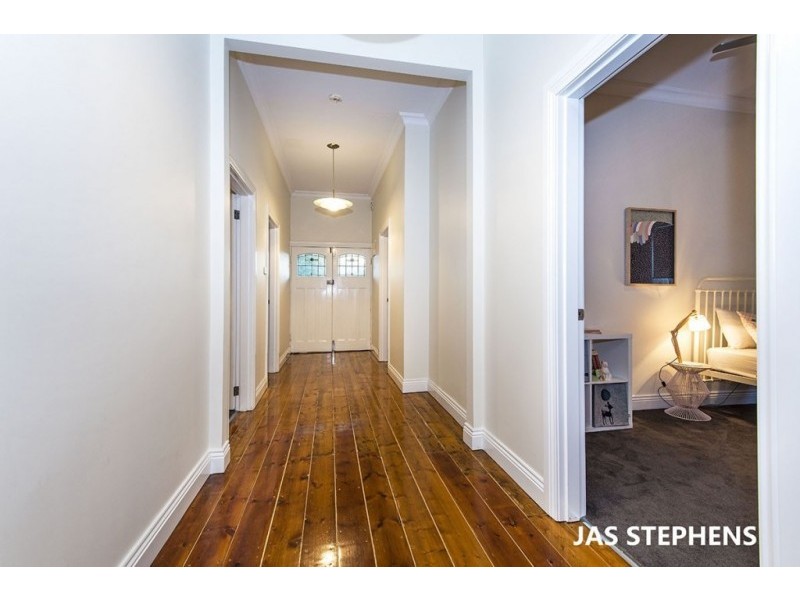 20 Station Road, Seddon VIC 3011