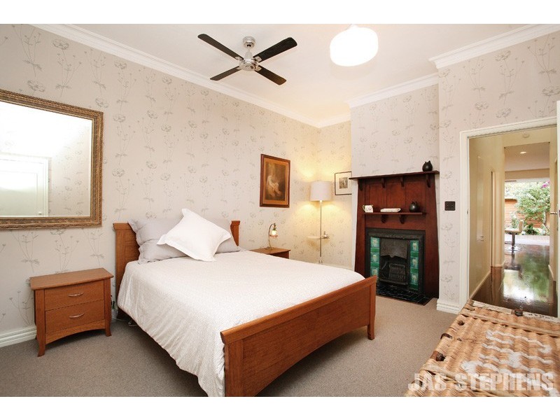 123 Chirnside Street, Kingsville VIC 3012