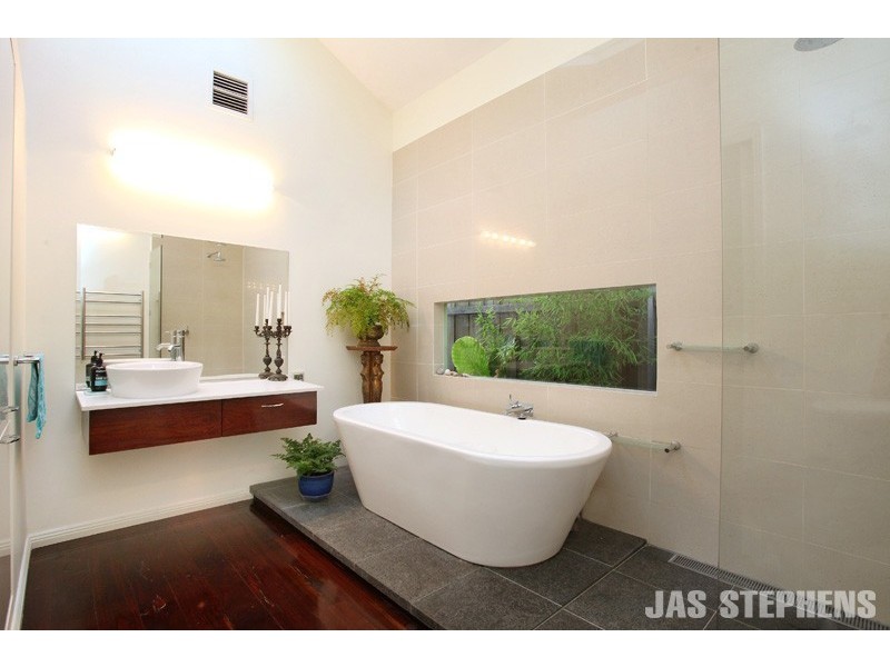 123 Chirnside Street, Kingsville VIC 3012