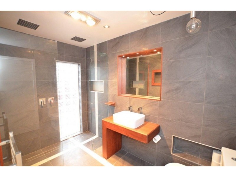 2/67 Saltley Street, South Kingsville VIC 3015