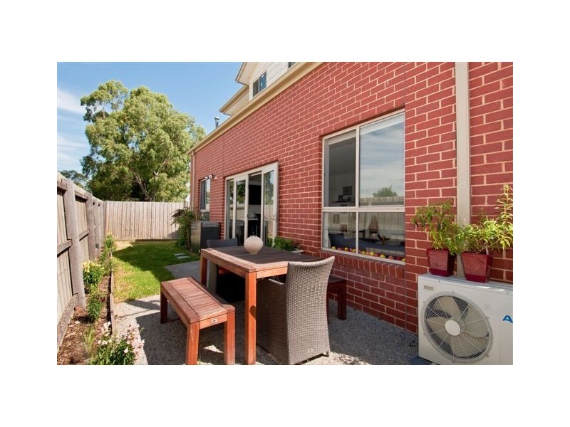 3/18 Conifer Avenue, Brooklyn VIC 3012