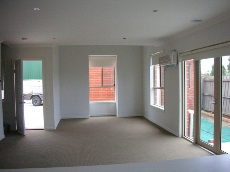 3/18 Conifer Avenue, Brooklyn VIC 3012