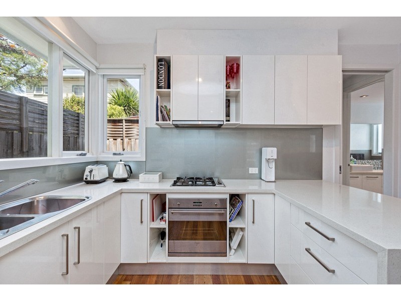 16 Lincoln Street, Yarraville VIC 3013