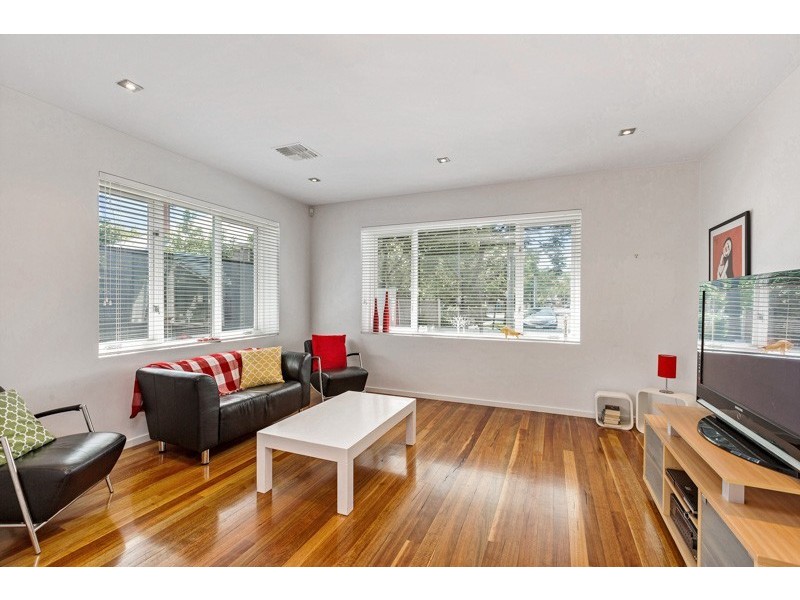 16 Lincoln Street, Yarraville VIC 3013