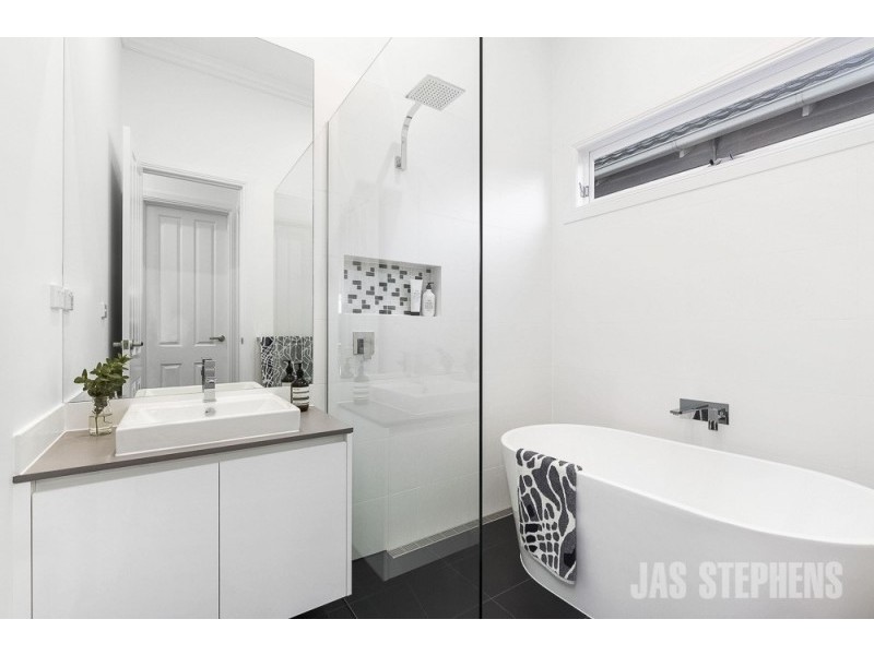 112 Empress Avenue, Kingsville VIC 3012