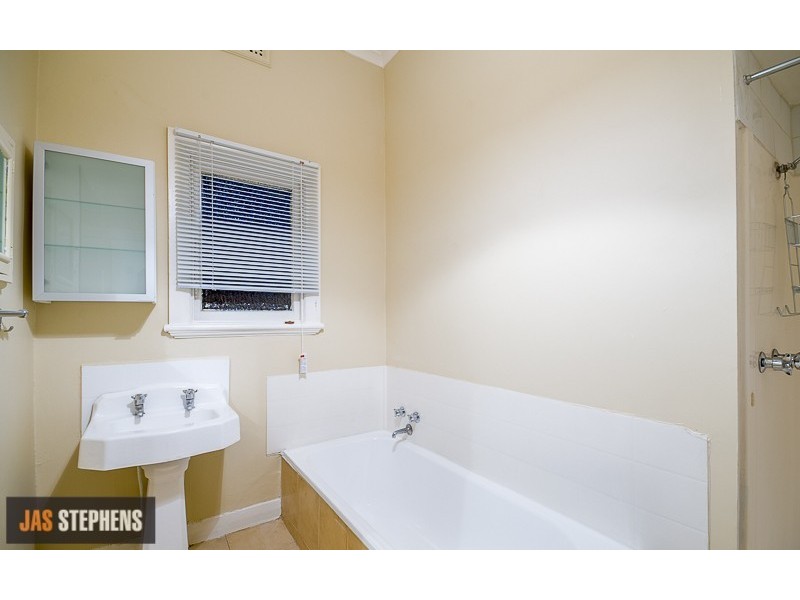 8 Johnson Street, Footscray VIC 3011