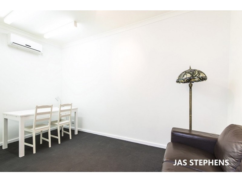 16 Margaret Street, Seddon VIC 3011