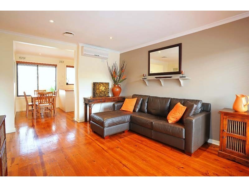 2/98 Saltley Street, South Kingsville VIC 3015