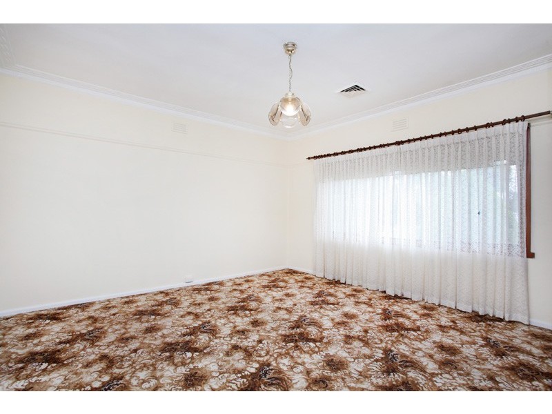 102 Civic Parade, Altona VIC 3018