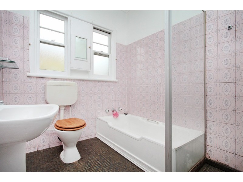 102 Civic Parade, Altona VIC 3018