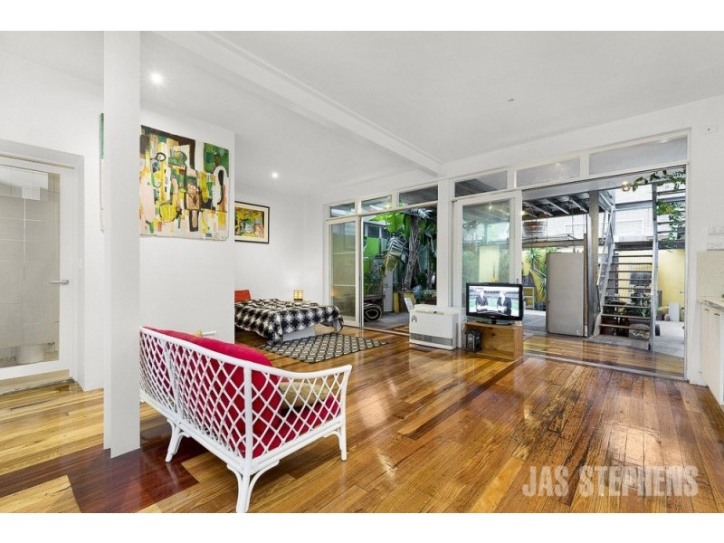 32 Walter Street, Seddon VIC 3011