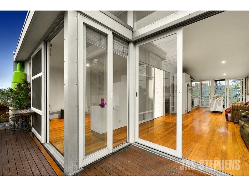 32 Walter Street, Seddon VIC 3011