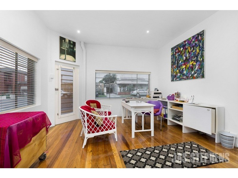 32 Walter Street, Seddon VIC 3011