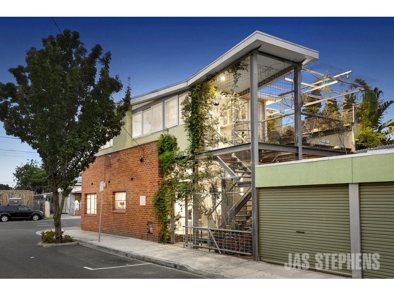 32 Walter Street, Seddon VIC 3011