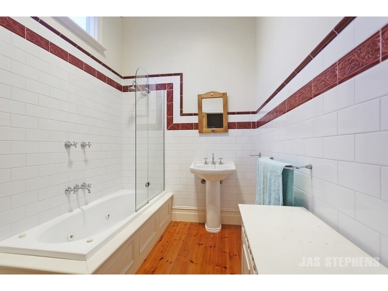 27 Tennyson Street, Seddon VIC 3011