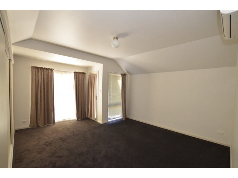 4 Emma Street, Seddon VIC 3011