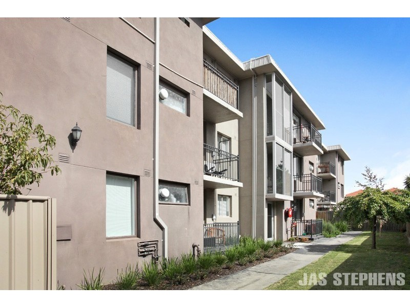 17/34-40 Whitehall Street, Footscray VIC 3011