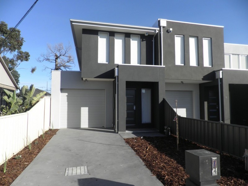 1/5 Alma Street, Maidstone VIC 3012