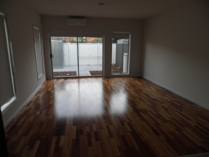 1/5 Alma Street, Maidstone VIC 3012