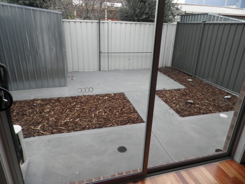 1/5 Alma Street, Maidstone VIC 3012