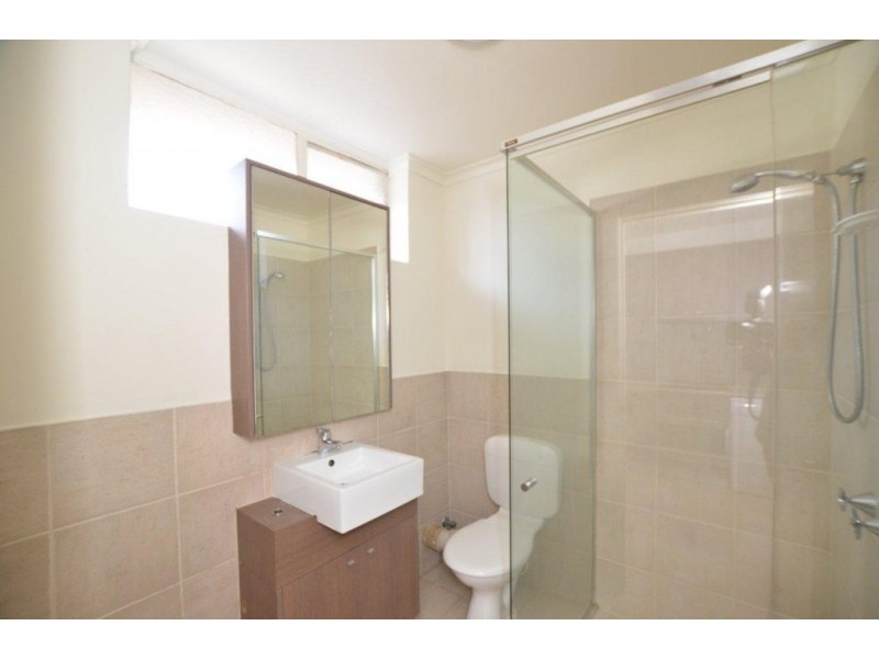 2/51 Anderson Road, Sunshine VIC 3020