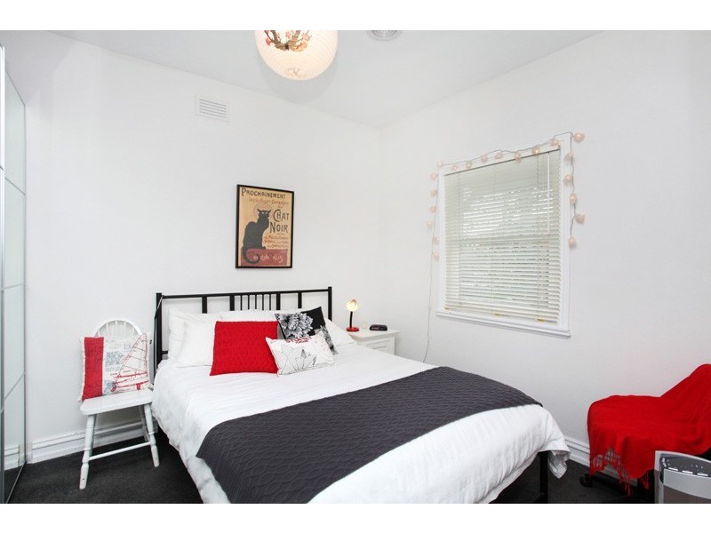 8 Junction Street, Seddon VIC 3011