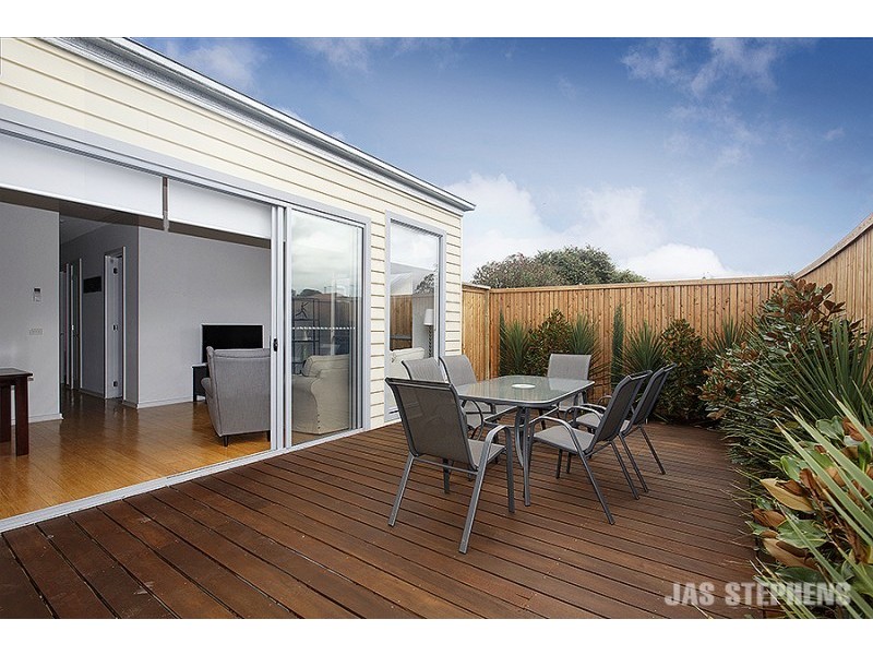 2/140 Morris Street, Sunshine VIC 3020