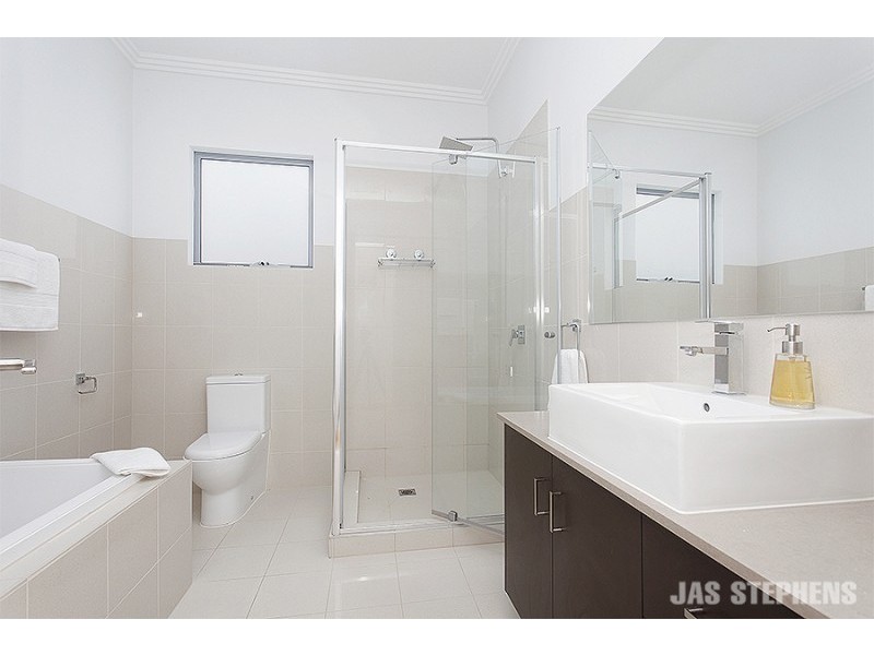 2/140 Morris Street, Sunshine VIC 3020