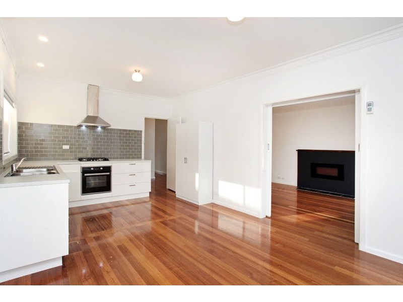 1/30 Vernon Crescent, Sunshine West VIC 3020