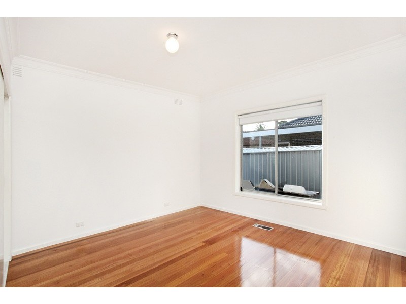 1/30 Vernon Crescent, Sunshine West VIC 3020