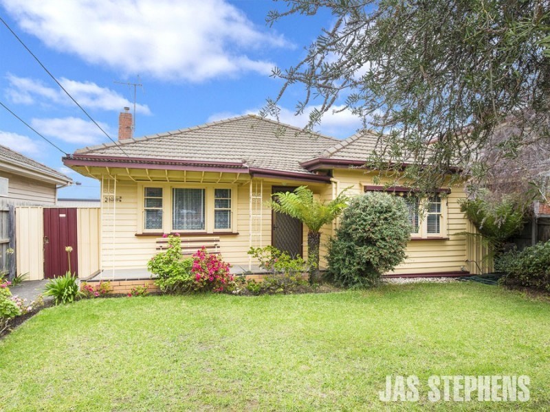 135 Suffolk Street, West Footscray VIC 3012