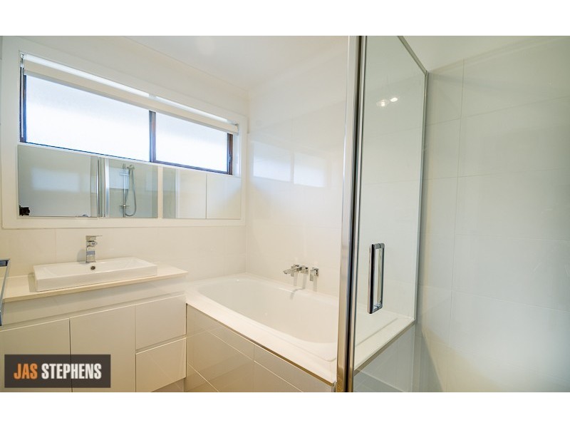 2/35 Newcastle Street, Newport VIC 3015