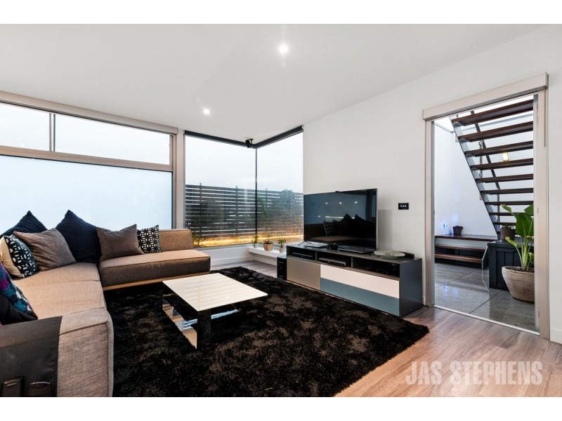 38 Lily Street, Seddon VIC 3011