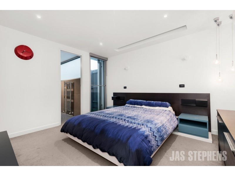 38 Lily Street, Seddon VIC 3011