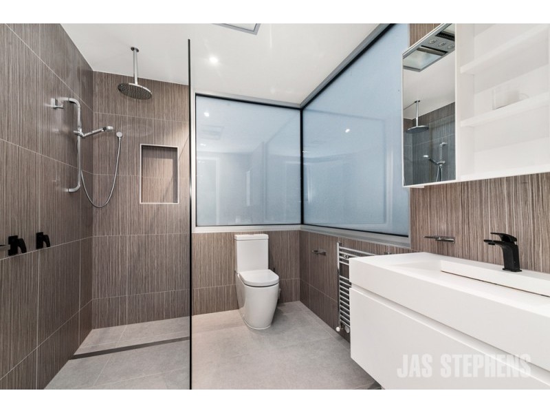 38 Lily Street, Seddon VIC 3011