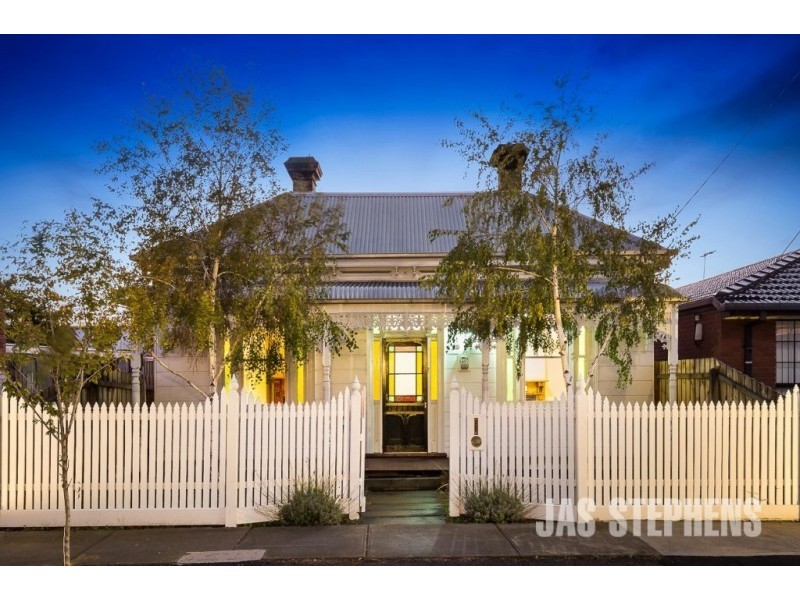 18 William Street, Seddon VIC 3011