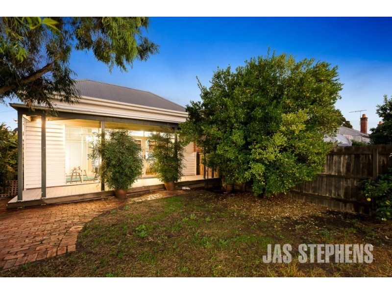 18 William Street, Seddon VIC 3011