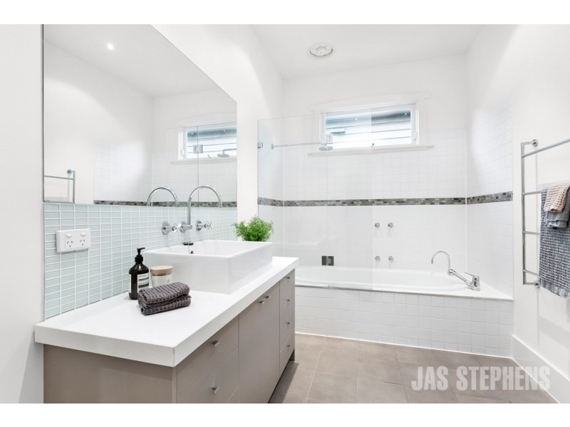 134 Chirnside Street, Kingsville VIC 3012