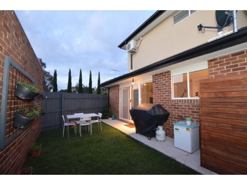 2/8 Govan Street, Footscray VIC 3011