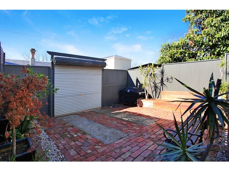 23 McConnell Street, Kensington VIC 3031