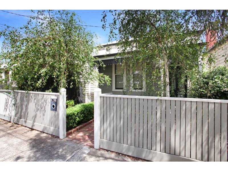 29 Station Rd, Seddon VIC 3011