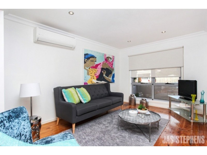 20 Greig Street, Seddon VIC 3011