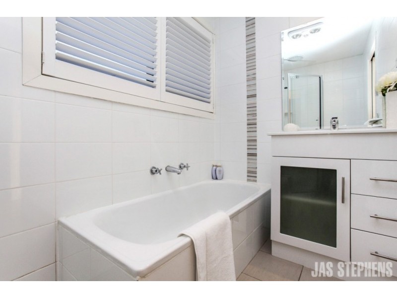 20 Greig Street, Seddon VIC 3011