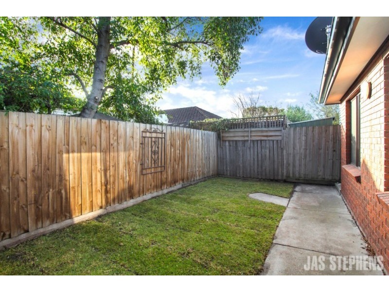 20 Greig Street, Seddon VIC 3011