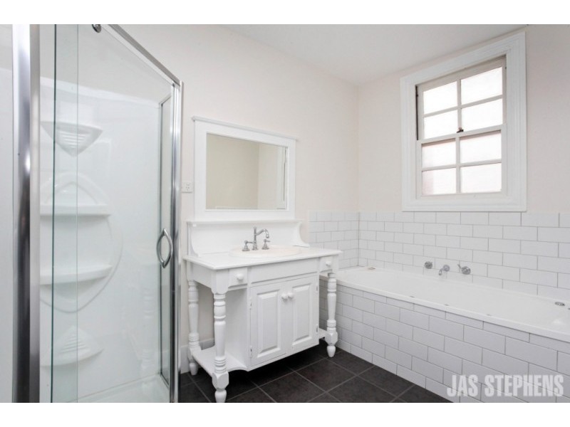 15 Couch Street, Sunshine VIC 3020